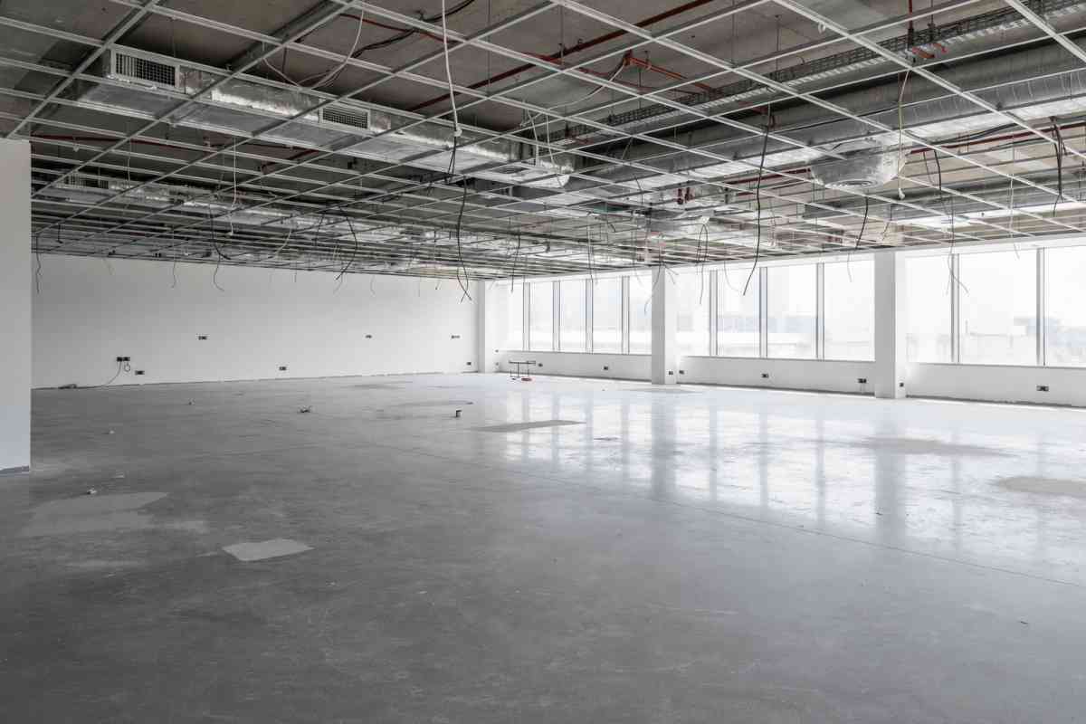 What main cost components make up an office reinstatement quote